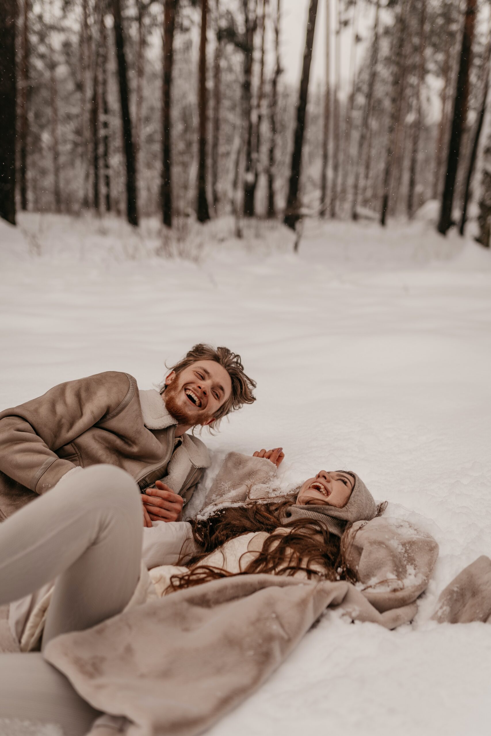 man explaining to woman in a therapy session