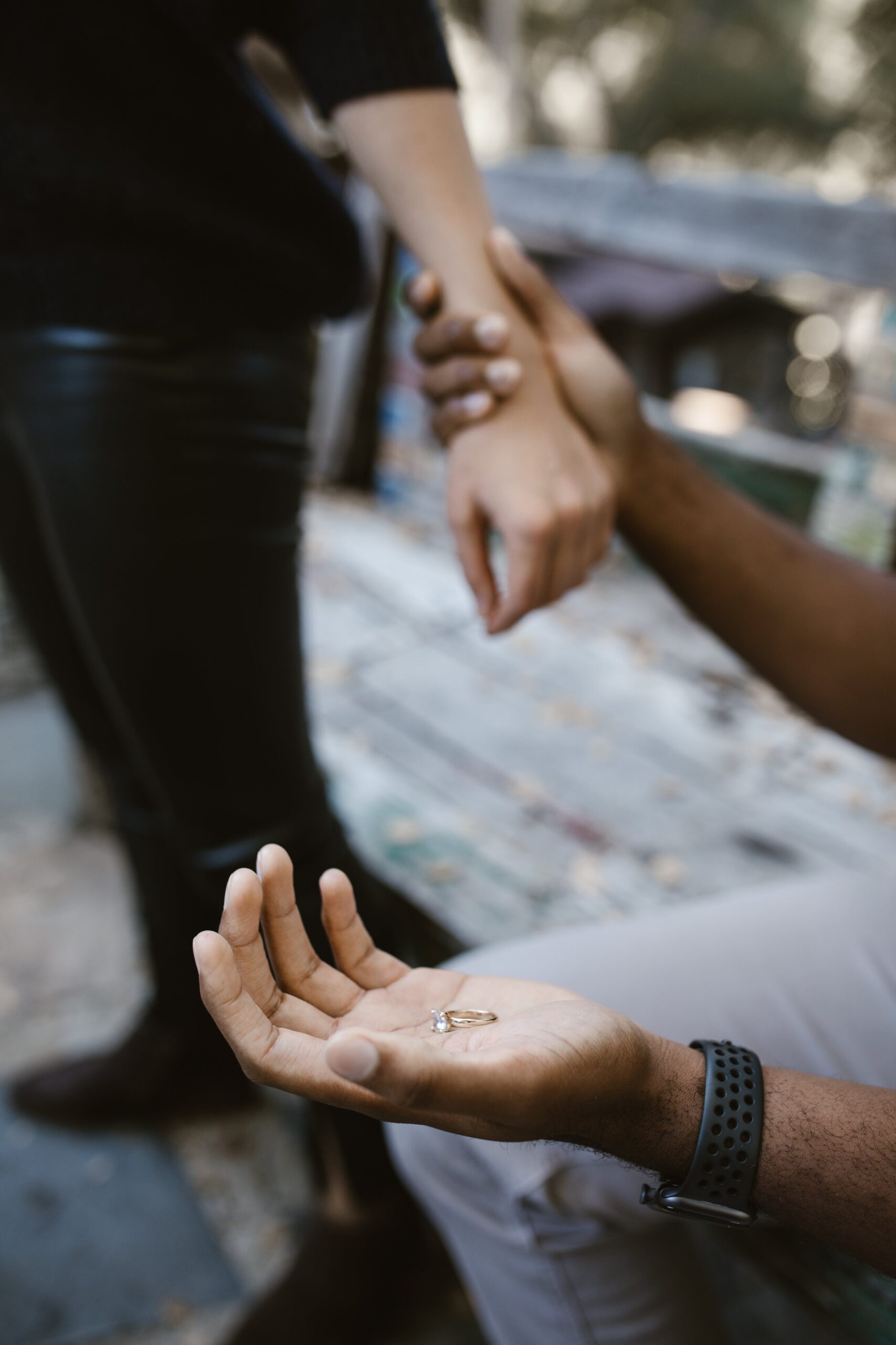 man explaining to woman in a therapy session